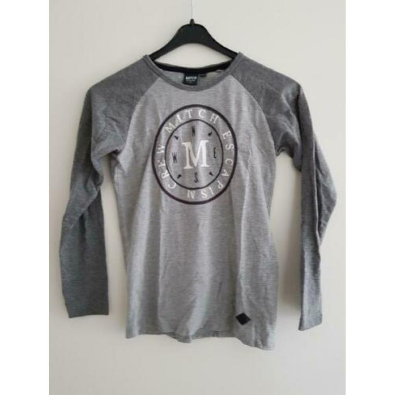 2 longsleeves van Mitch 134 / 140
