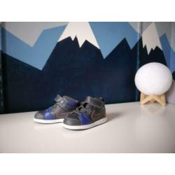 ZGAN baby Nike Mt 22