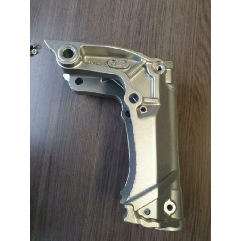 50201-881-843ZB honda Swivelbracket BF8A nieuw!