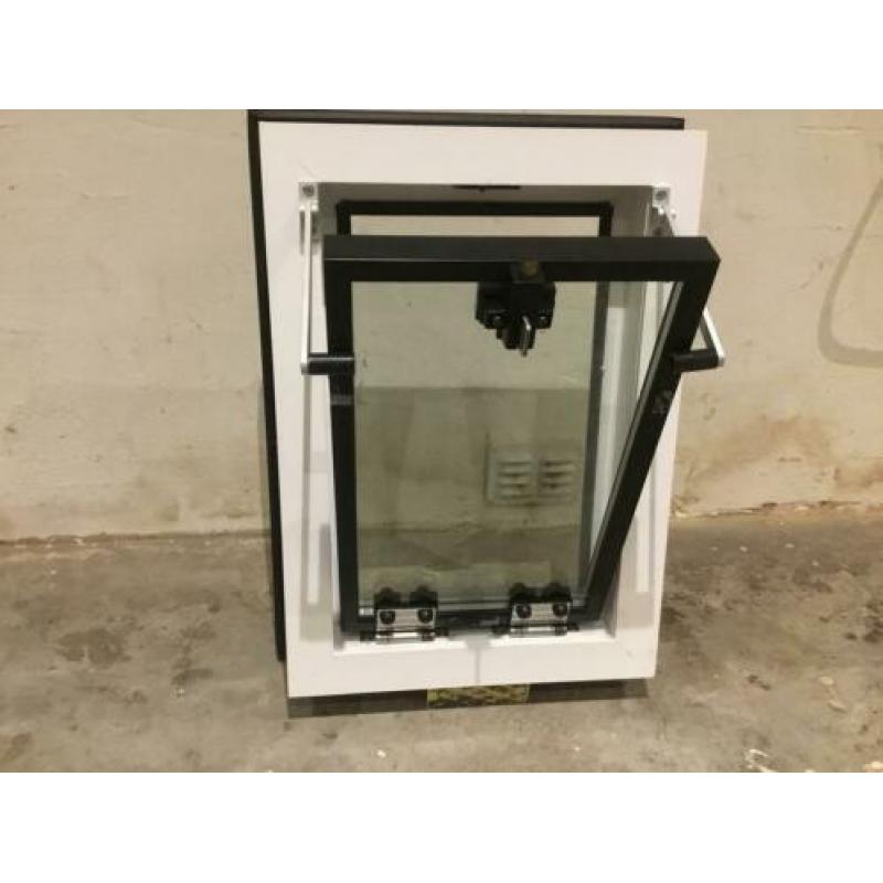 Kunststof valraam kleur Quartz grijs