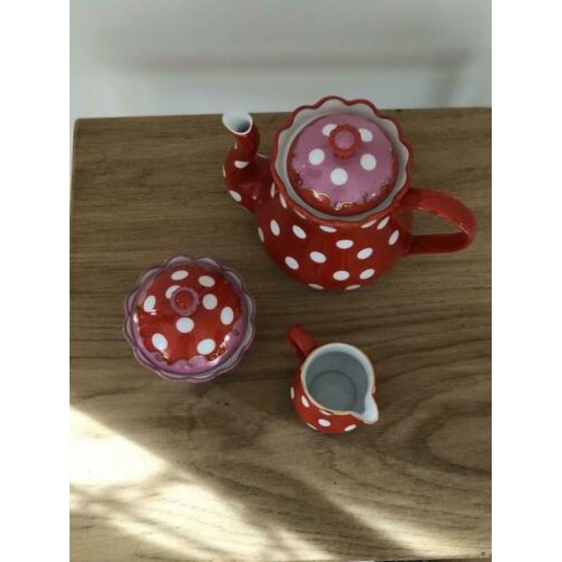 Oilily servies ( als nieuw )