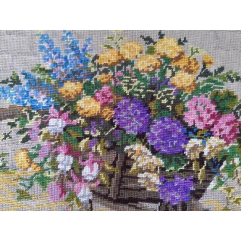 borduurwerk groot bloemen kruiwagen