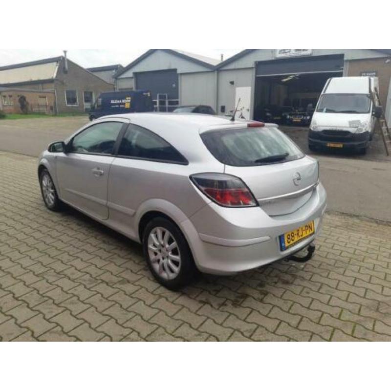 Opel Astra GTC 1.8 Sport