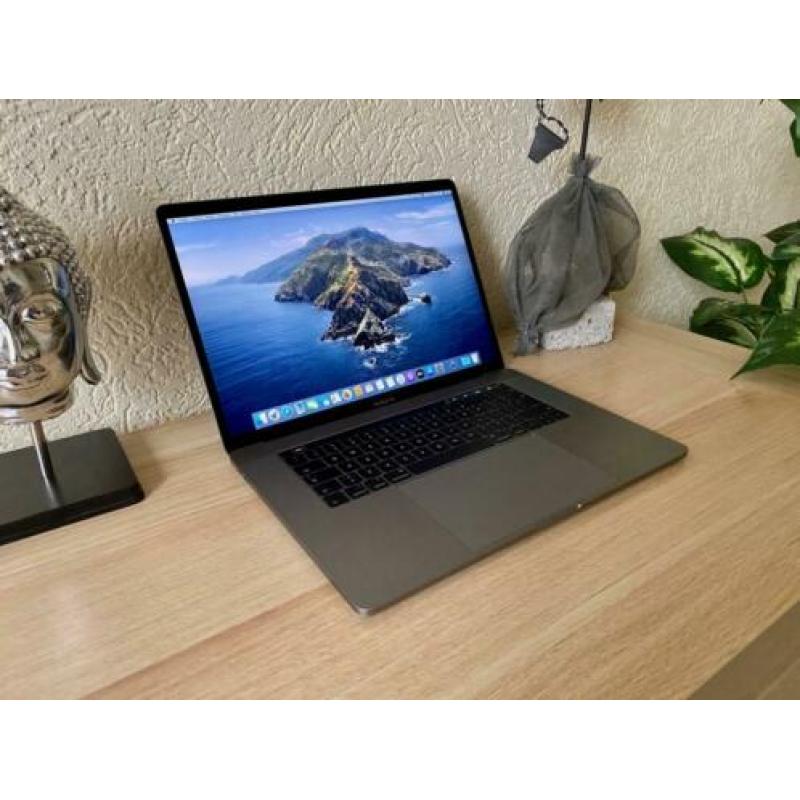 Macbook Pro 15" TouchBar 2017 2.7 I7 16GB+512GB SpaceGray