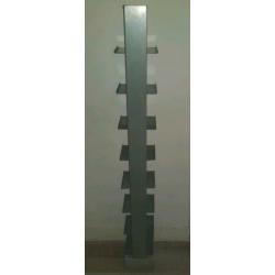 Metalen cd rek met betonnen voet ( Industrieel look)