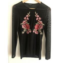 Mesh top met borduursel bloemen