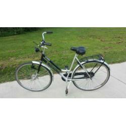 Dunlop damesfiets 28 inch / 54 farmhoogte in goede staat.