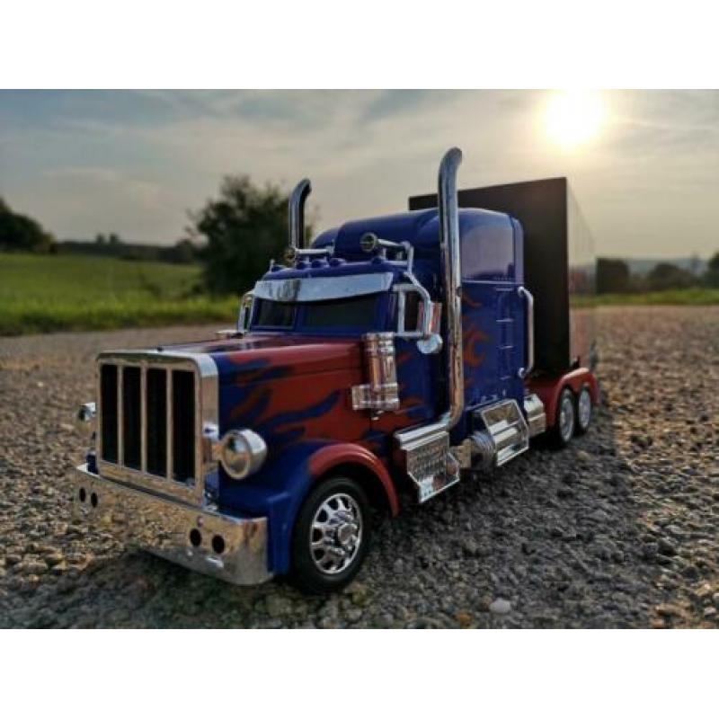 R/C USA-Truck FREIGHTLINER. PETERBILT-TRUCKS 359-serie LED