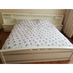 Complete slaap kamer te koop