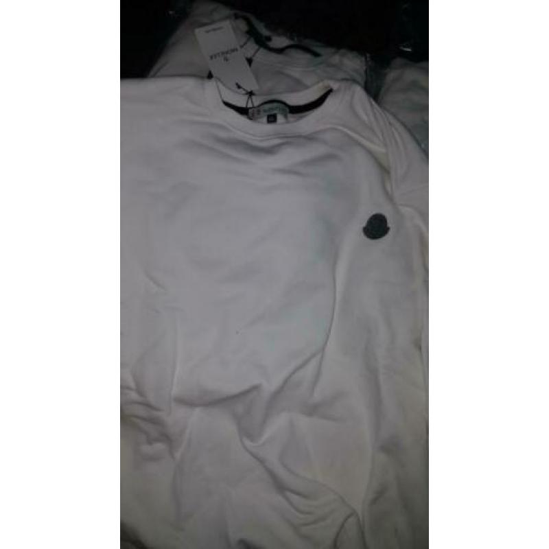 moncler dsquared fendi calvin klein versace balmain gucci