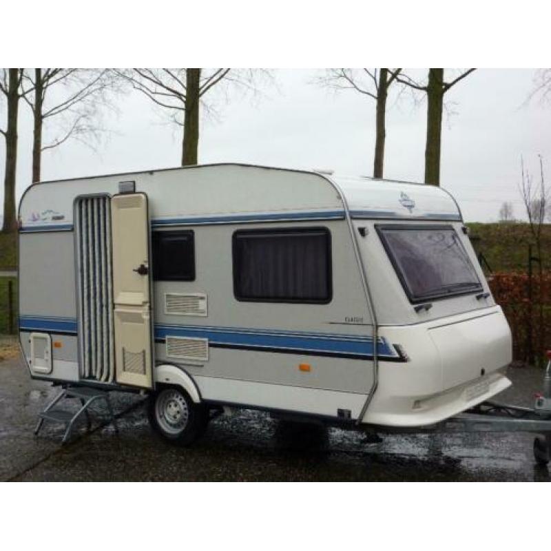 Zeer nette Hobby 400 met voortent en luifel
