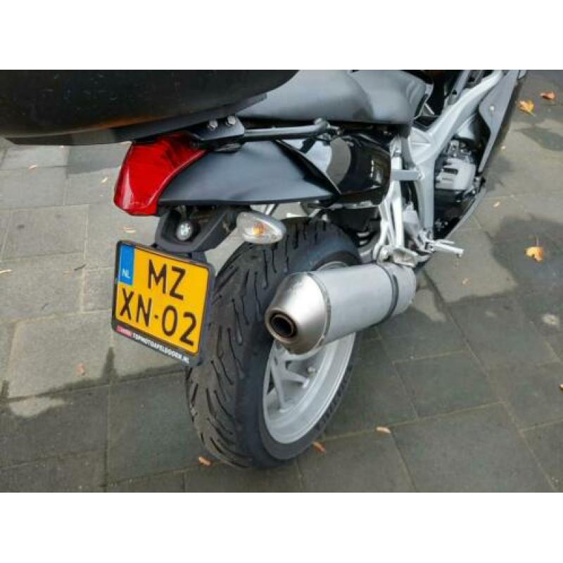 BMW K1200S black. Topkoffer, phonemount en paddockstand incl