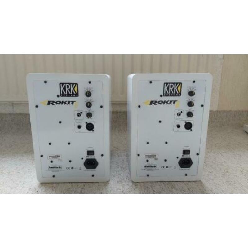 KRK RP6 RoKit G3 White (2 speakers + 2 stands + kabels)