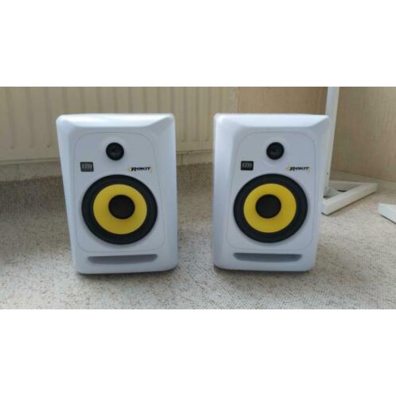 KRK RP6 RoKit G3 White (2 speakers + 2 stands + kabels)
