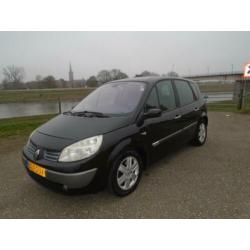 Renault Scénic 2.0-16V Privilège Comfort met complete en zee