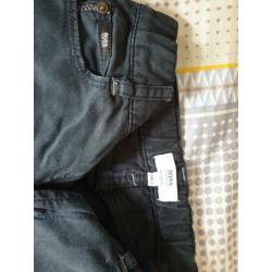 Donkerblauw broekje Hugo Boss mt. 81cm