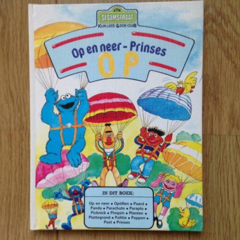 SESAMSTRAAT kinder kijk lees en doe boek. ( 4 stuks )