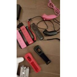 Goedwerkende Wii incl. Spellen, harde schijf, en nog meer!!