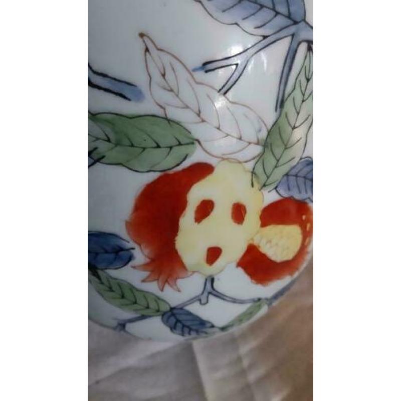 prachtige dekselpot met mooie decoratie