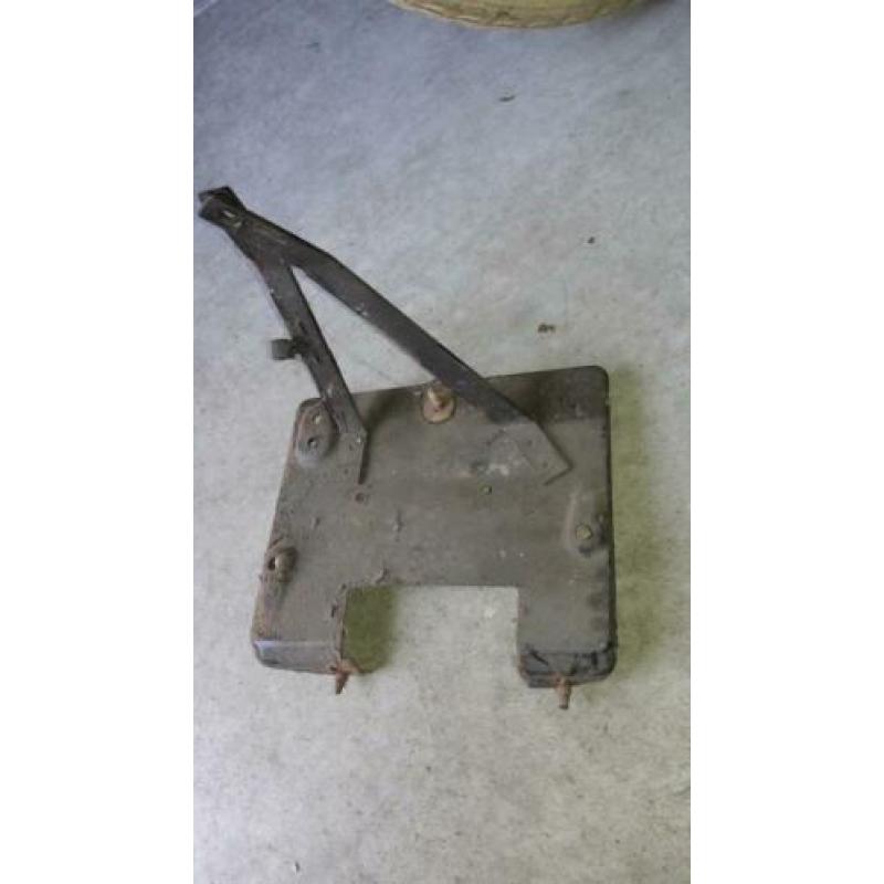 Renault4 Renault R4 accu bevestigingsplaat