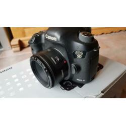 Canon 5D mark lll met Canon 50mm ll 1.8