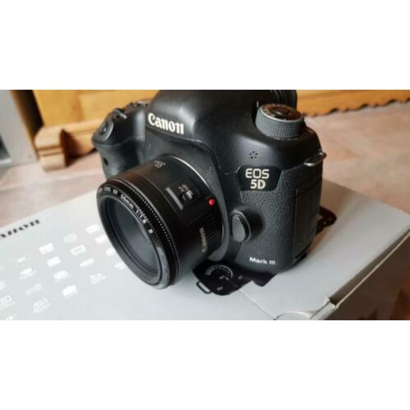 Canon 5D mark lll met Canon 50mm ll 1.8