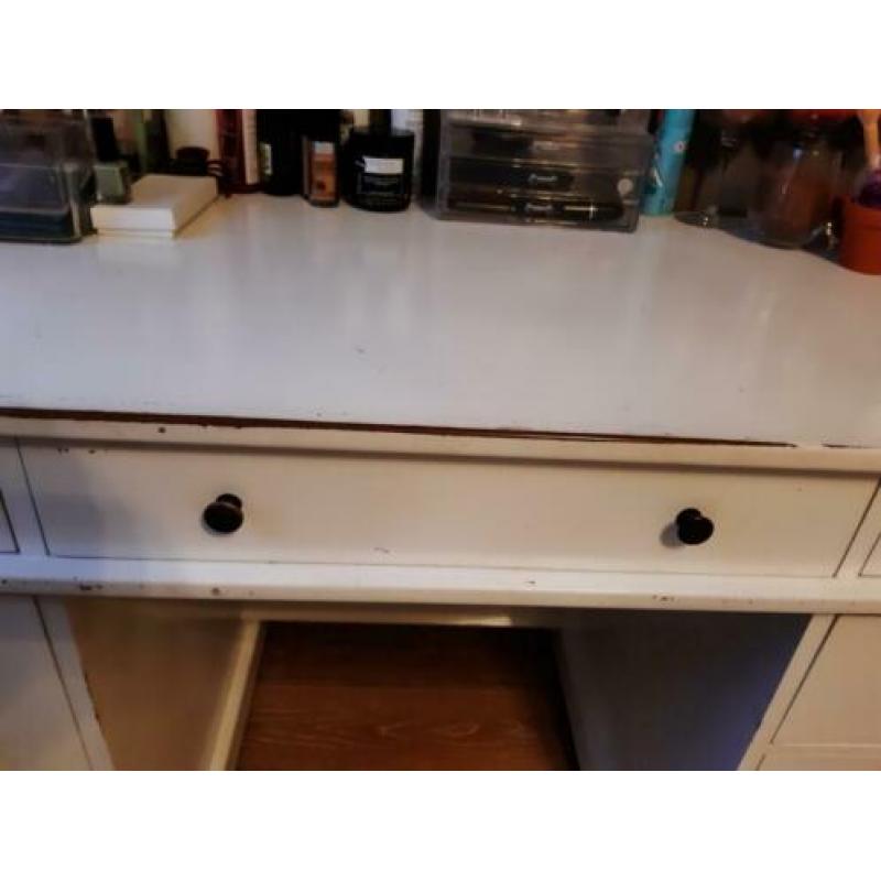 bureau wit