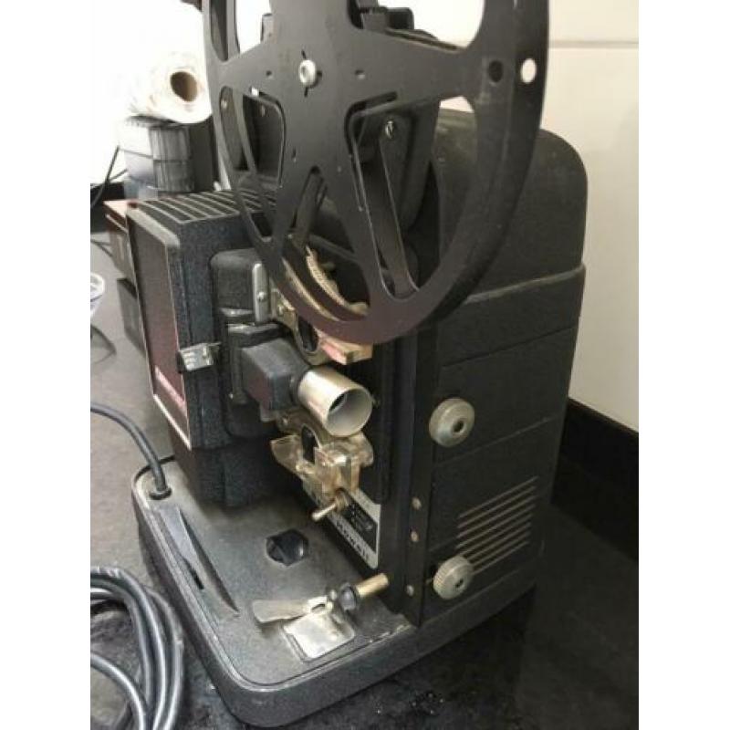 Vintage Bell & Howell filmprojector autoload.