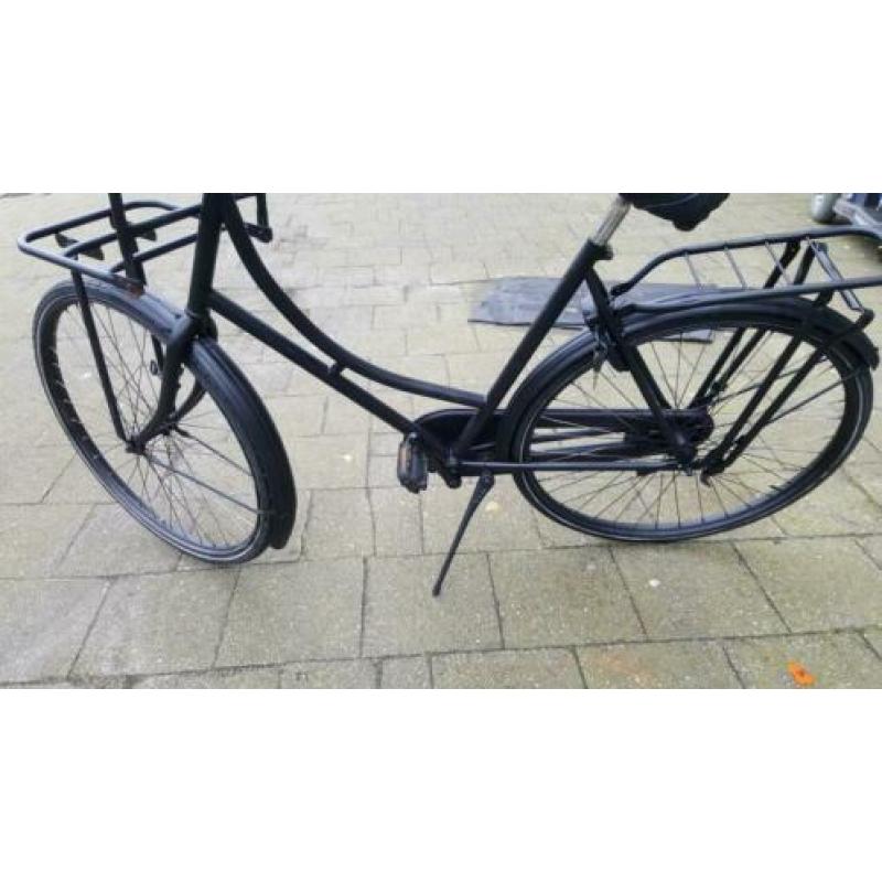 oppoefiets 28 ins geheel goedt met licht slot en rekje vooro