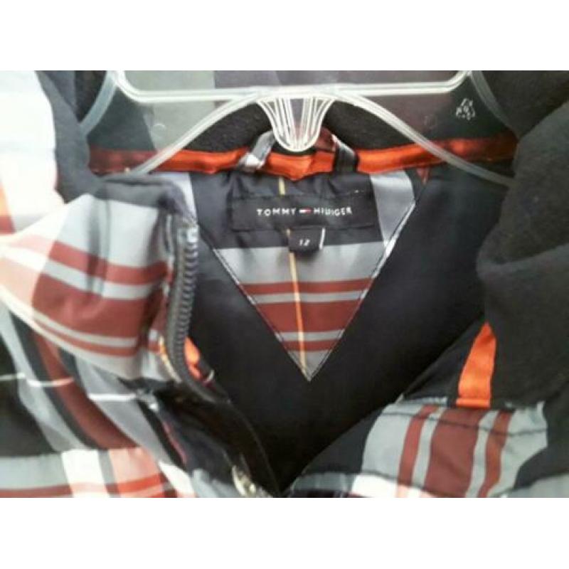 Tommy hilfiger bodywarmer maat 152