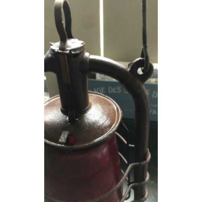 Antieke scheepslantaarn scheepslamp ijzer mt rood glazen kap