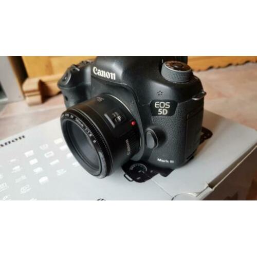 Canon 5D mark lll met Canon 50mm ll 1.8