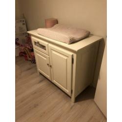 Mooie complete stevige kinderkamer
