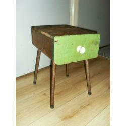 Kleine houten tafel