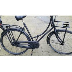 oppoefiets 28 ins geheel goedt met licht slot en rekje vooro
