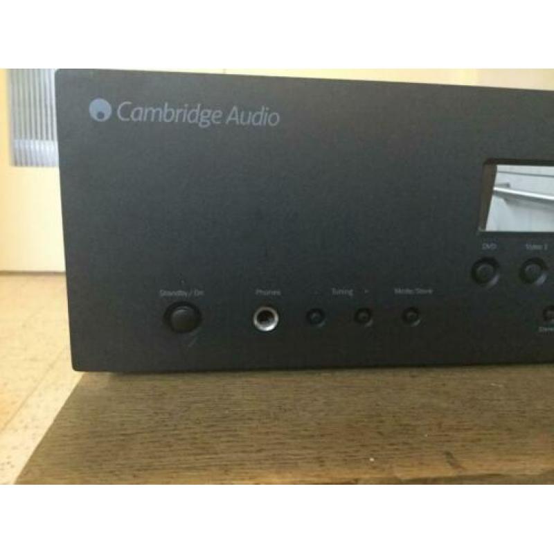 Cambridge Audio versterker en cd-speler AZUR serie.