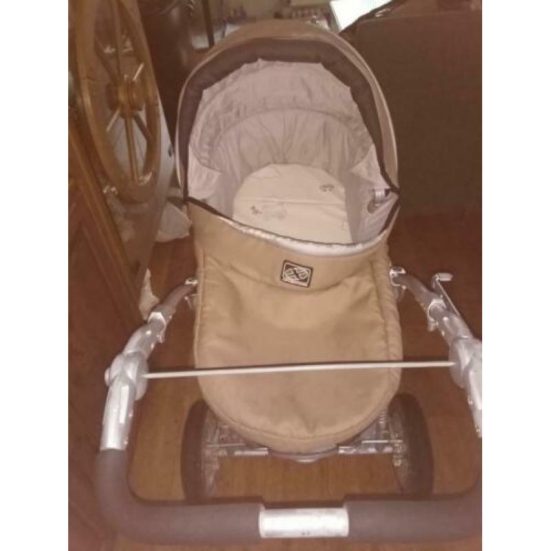 Mooie stevige kinderwagen