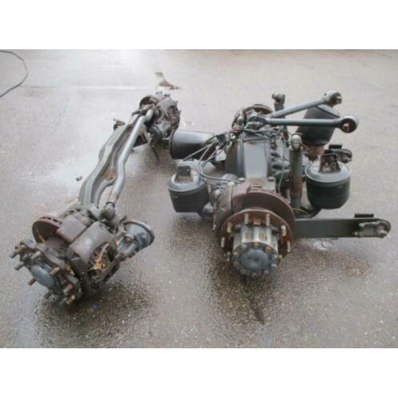 Mercedes-Benz Axor 1833 , Front and Back axle