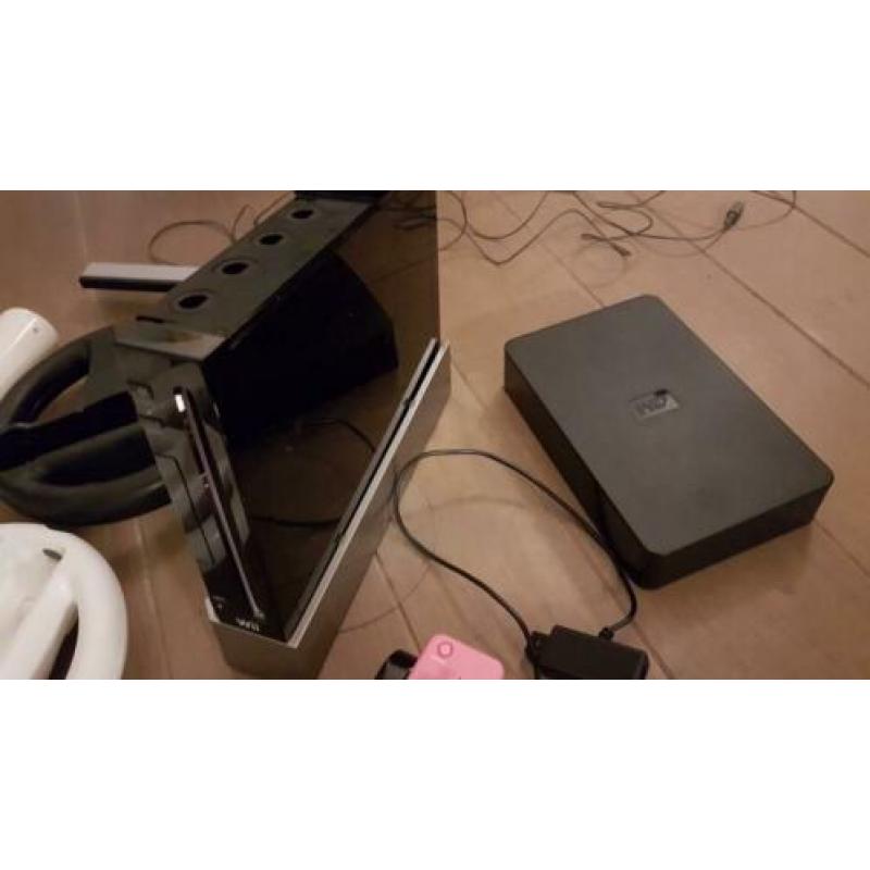 Goedwerkende Wii incl. Spellen, harde schijf, en nog meer!!