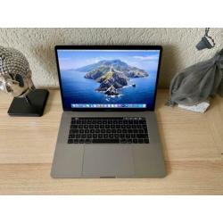 Macbook Pro 15" TouchBar 2017 2.7 I7 16GB+512GB SpaceGray
