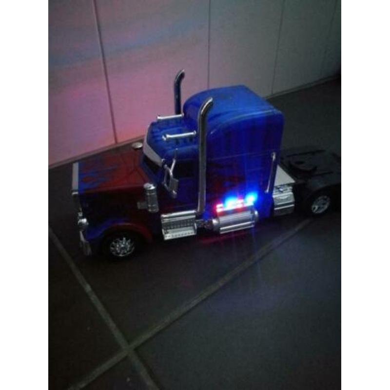 R/C USA-Truck FREIGHTLINER. PETERBILT-TRUCKS 359-serie LED