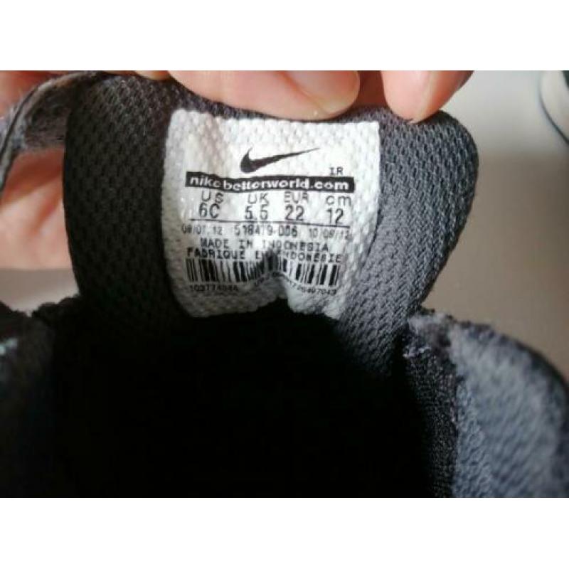 ZGAN baby Nike Mt 22