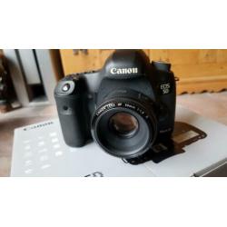 Canon 5D mark lll met Canon 50mm ll 1.8