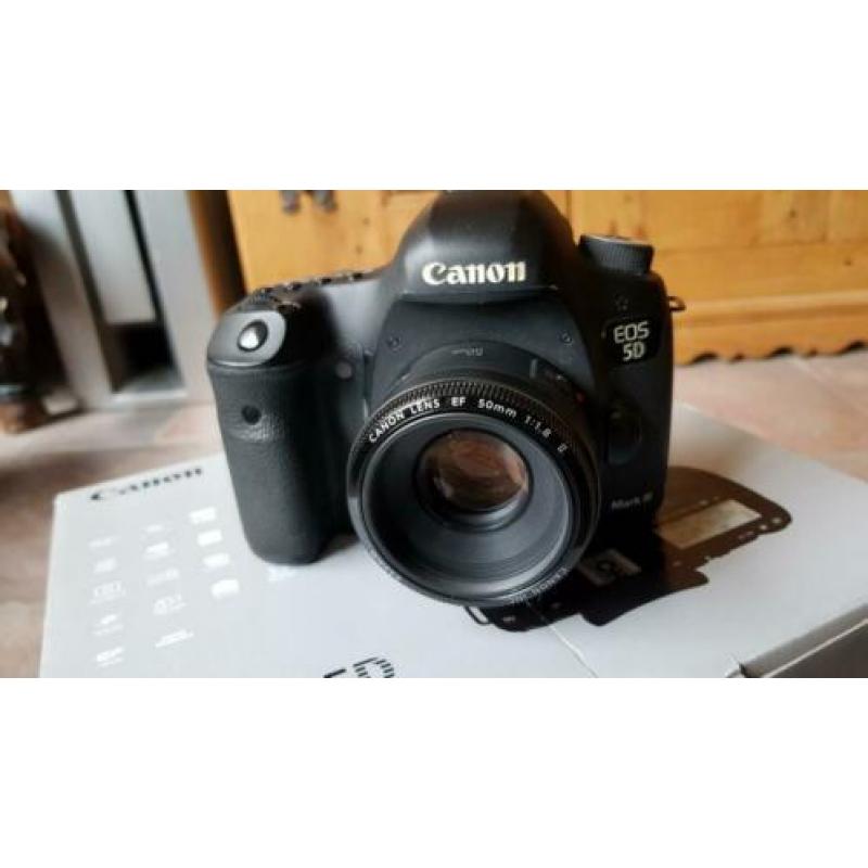 Canon 5D mark lll met Canon 50mm ll 1.8