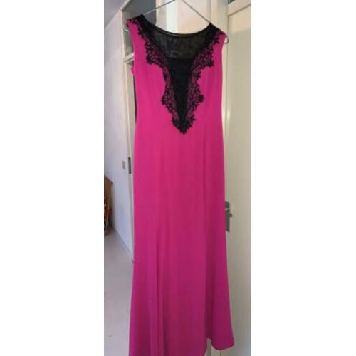 Mooie roze dames jurk met design maat 38