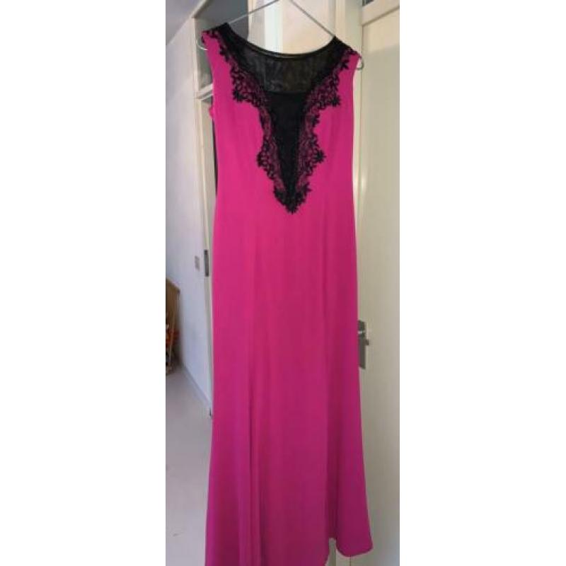 Mooie roze dames jurk met design maat 38