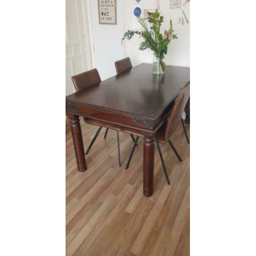 Massief donkere houten koloniale eettafel (zespersoons)