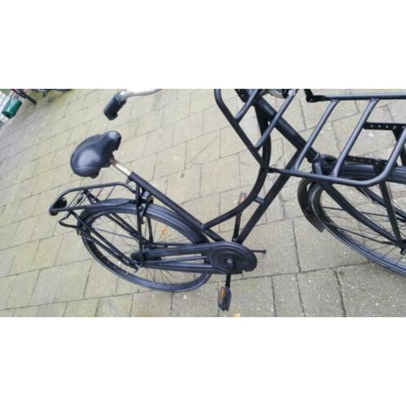 oppoefiets 28 ins geheel goedt met licht slot en rekje vooro