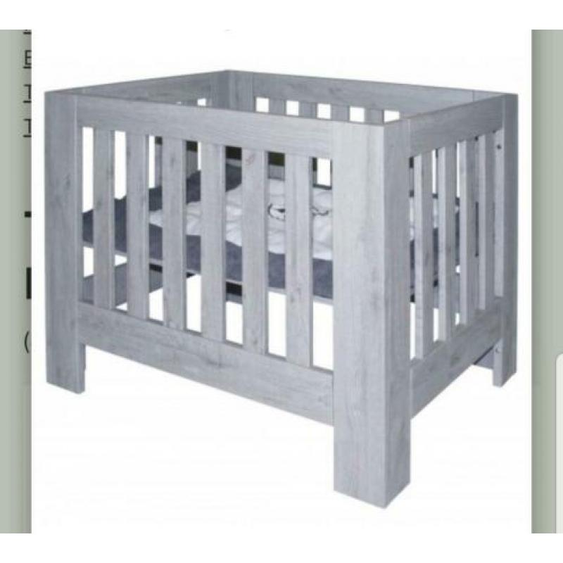 Box twf incl matras. Moet met spoed weg.