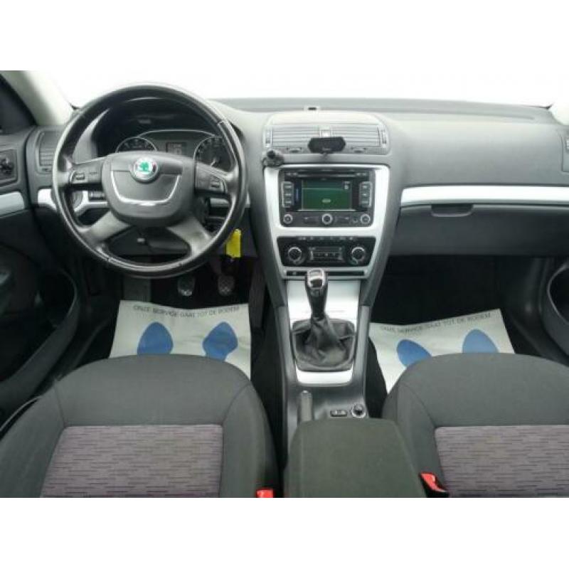 Skoda Octavia Combi 1.2 TSI Elegance - Navigatie-Xenon- Clim
